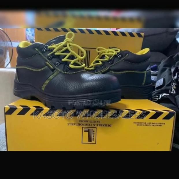 A Pair Of Safety Boots - thumbnail 2