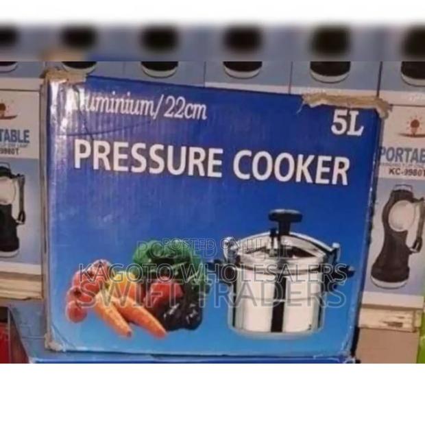 22cm. 5litres. New 5l Manula Pressure Cooker
