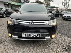 Mitsubishi Outlander 2015 Black