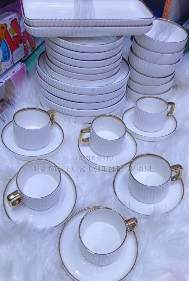 Elegant European Porcelain Dinner Set
32pcs Dinner Set