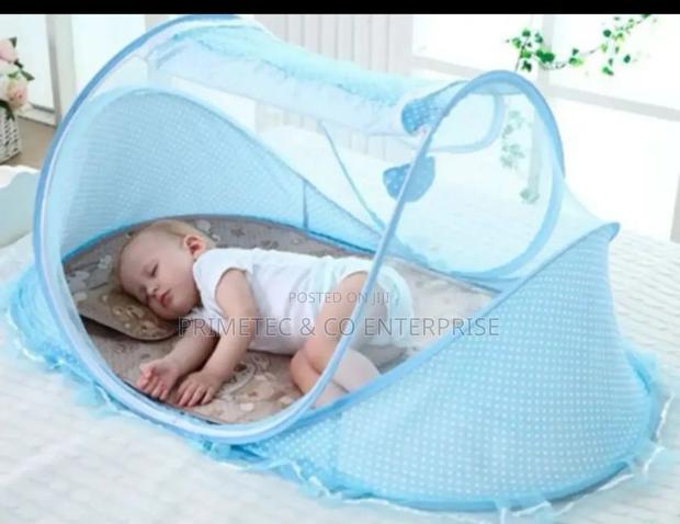 Portable Baby Cage Wit a Net - main view