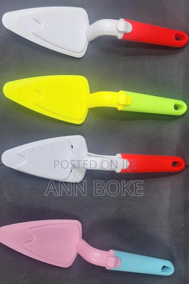 Back in Stock!! *Cake Trowel Server