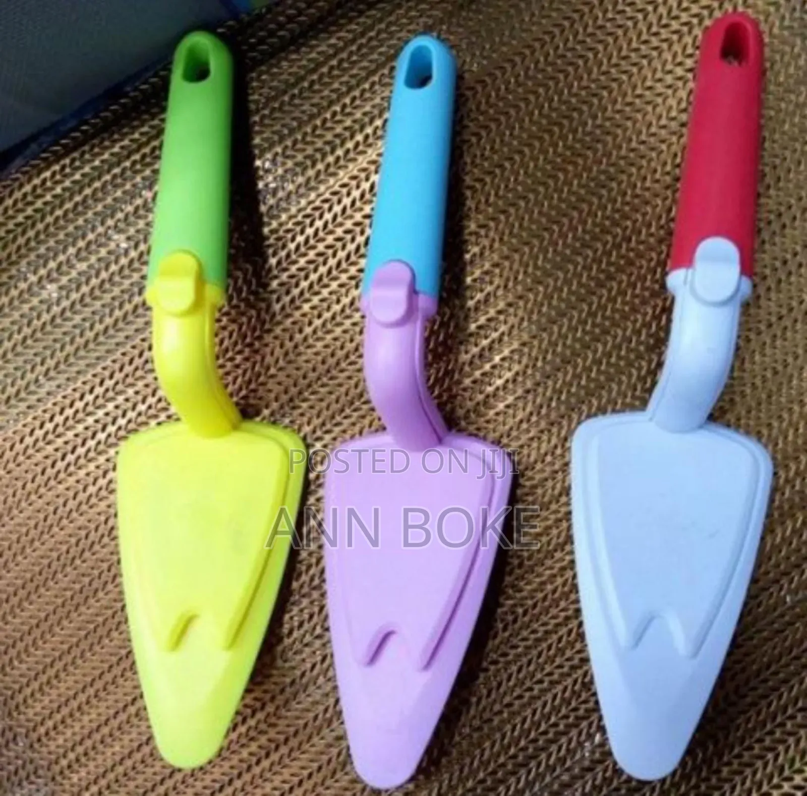 Back in Stock!! *Cake Trowel Server
