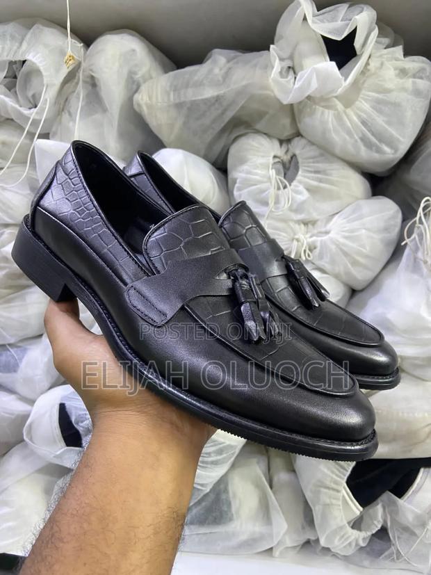 Leather Low Cuts Laceless Officials Shoes