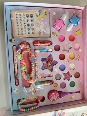 29-in-1 Real Non-Toxic Kids Makeup Kit.