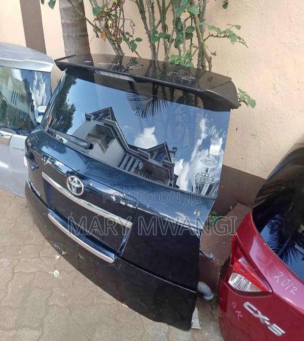 Ex Japan Vanguard Boot/Tailgate Available - main view