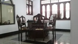 5bdrm House in Kizingo for sale
