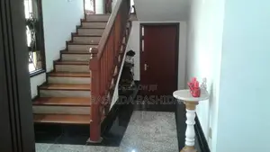5bdrm House in Kizingo for sale