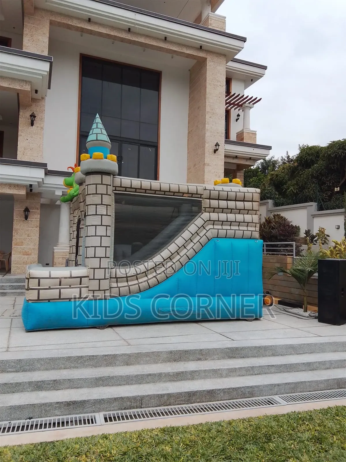 Inflatable Dinousar Bouncy Castle With a Slide