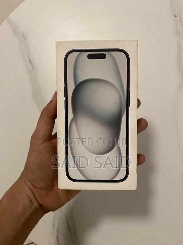 Apple iPhone 15 128 GB Black - thumbnail 3