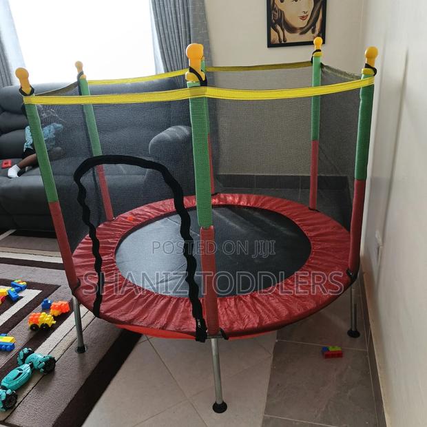 4ft Kids Trampoline With a Zipper