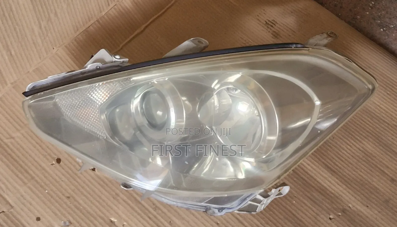Caldina 2005 Headlights Xenon