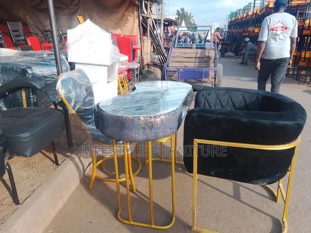 Manicure Table - main view