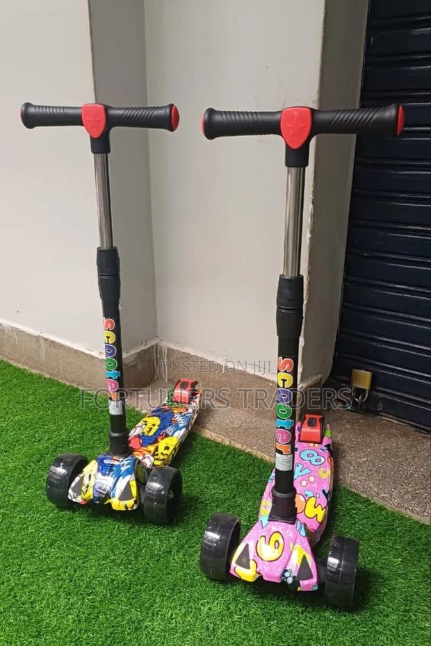 Graffiti Scooter With Lights and Music - main view