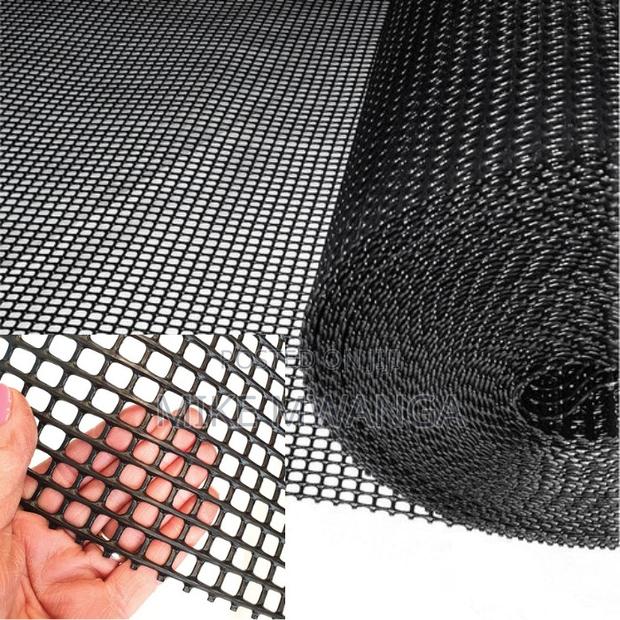 Fencing Plastic Mesh Roll 1m X 25m - main view