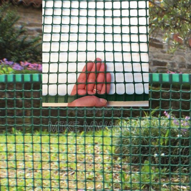 Outdoor Uv-Stabilized Polyethylene Mesh Roll 1m X 25m - main view