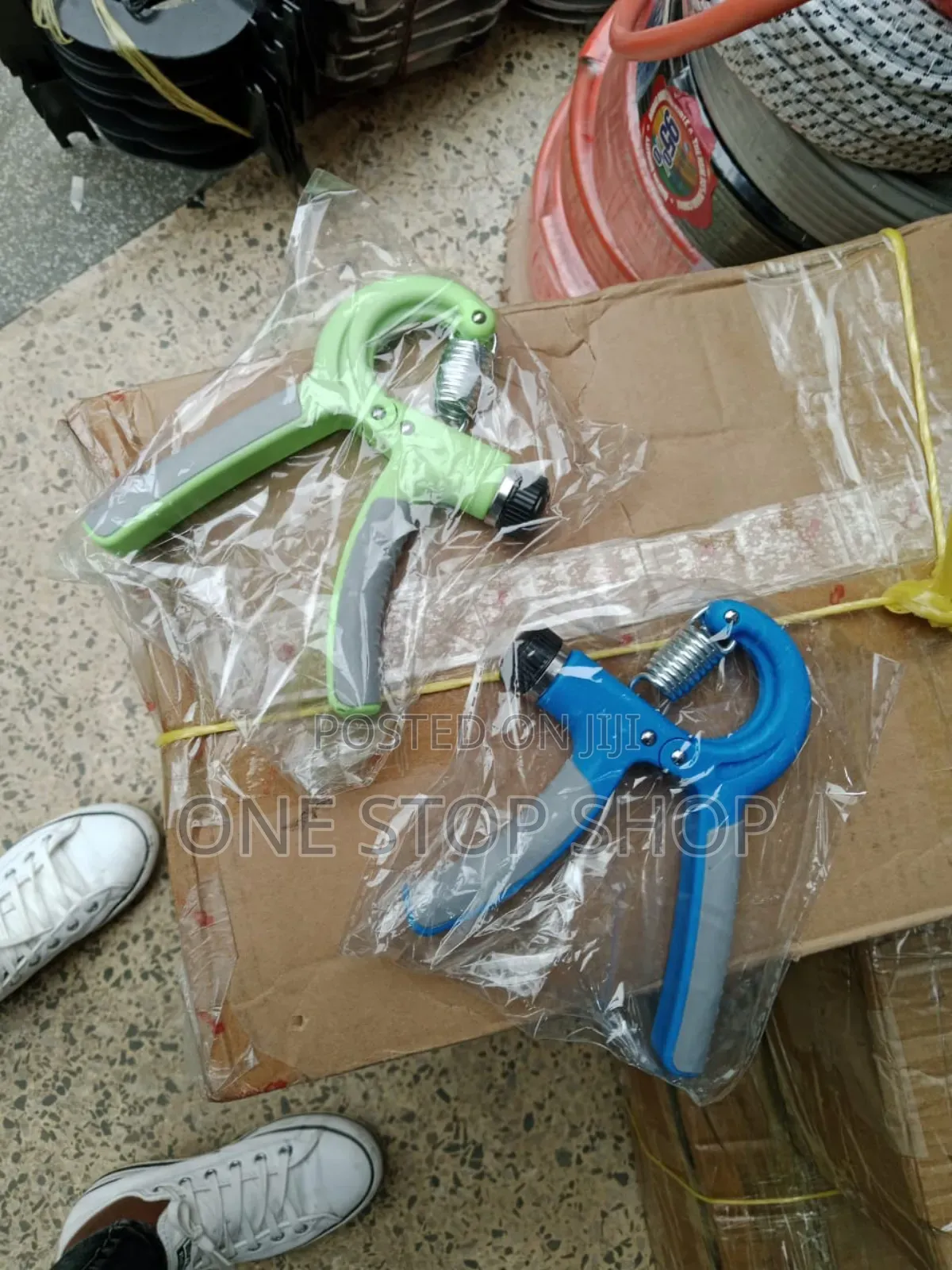 1pc Home Strengthen Hand Gripper Adjustable Resistance