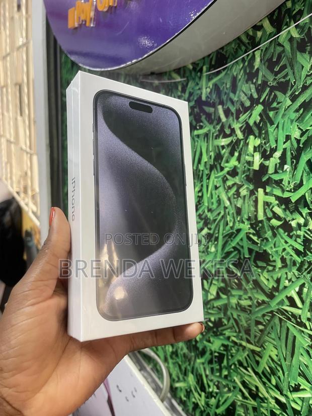 New Apple iPhone 15 Pro Max 256 GB Blue - thumbnail 3