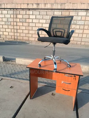 Swivel Adjustable Mesh Office Chair With Lockable Desk Kj6tf