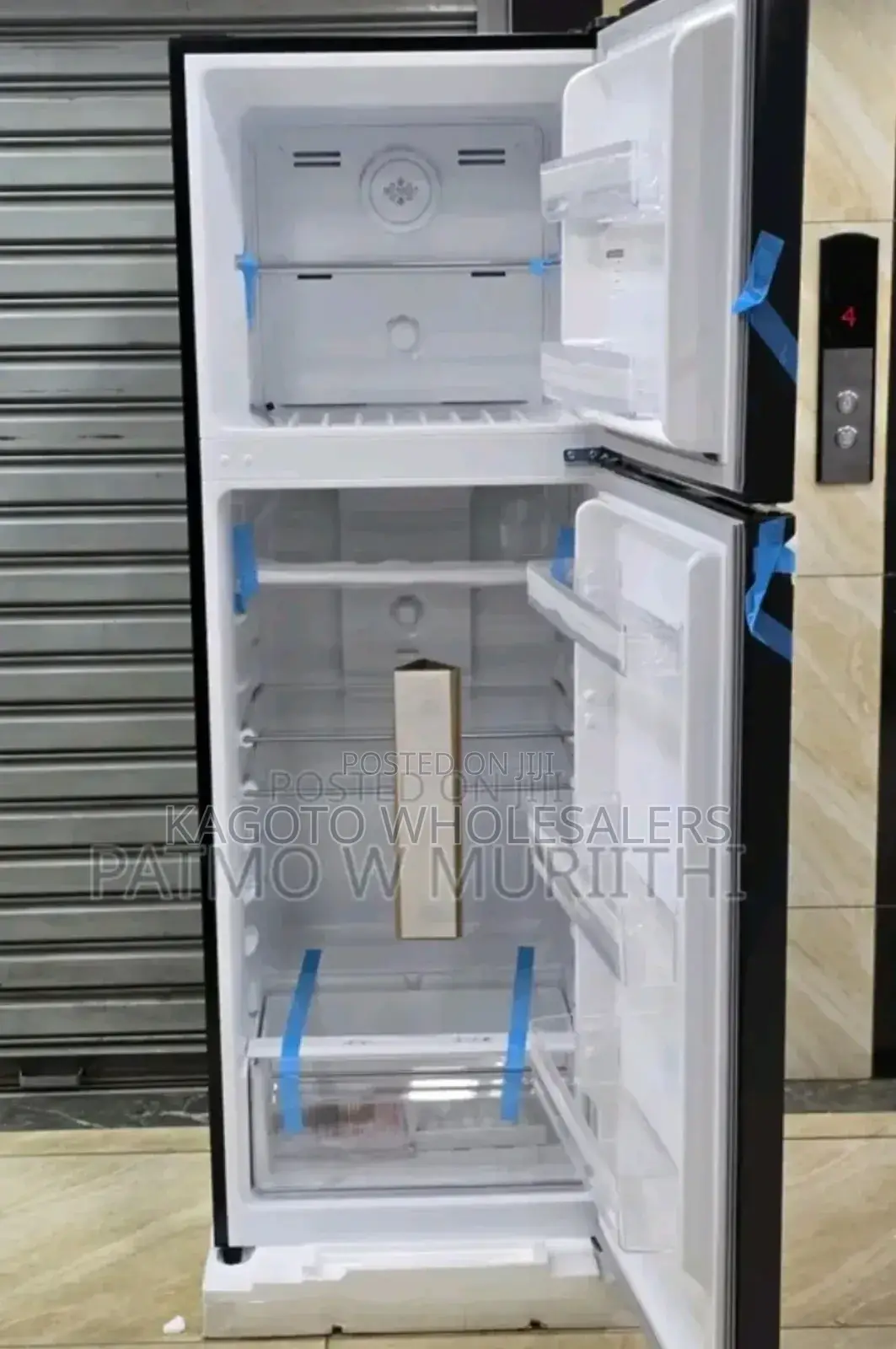 With Top Freezer - Von 334litres, Refrigerator