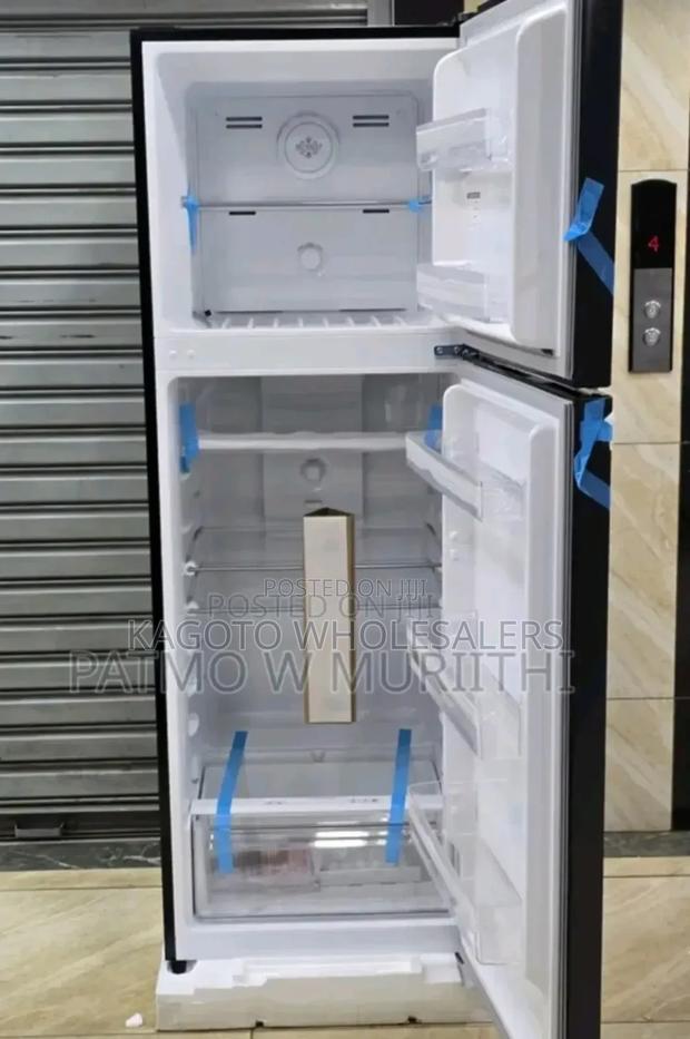 With Top Freezer - Von 334litres, Refrigerator