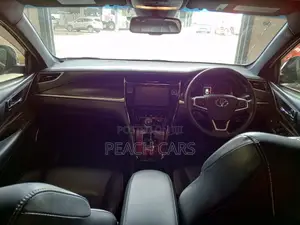 Toyota Harrier 2.0 2015 Black