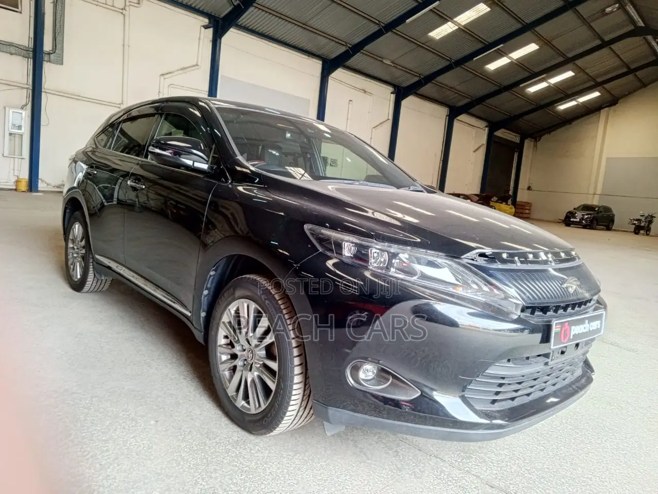 Toyota Harrier 2.0 2015 Black