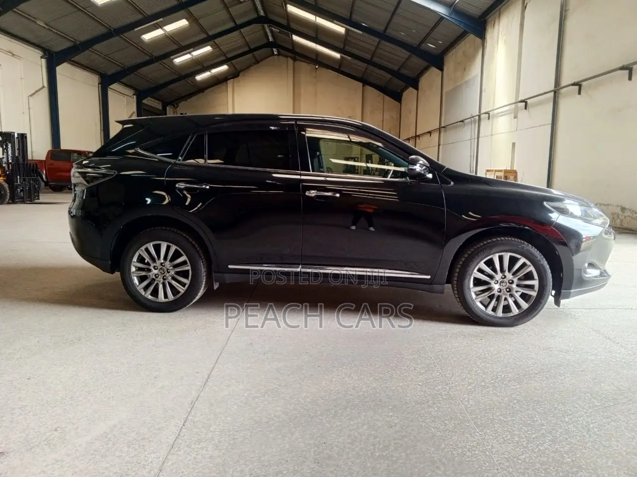 Toyota Harrier 2.0 2015 Black