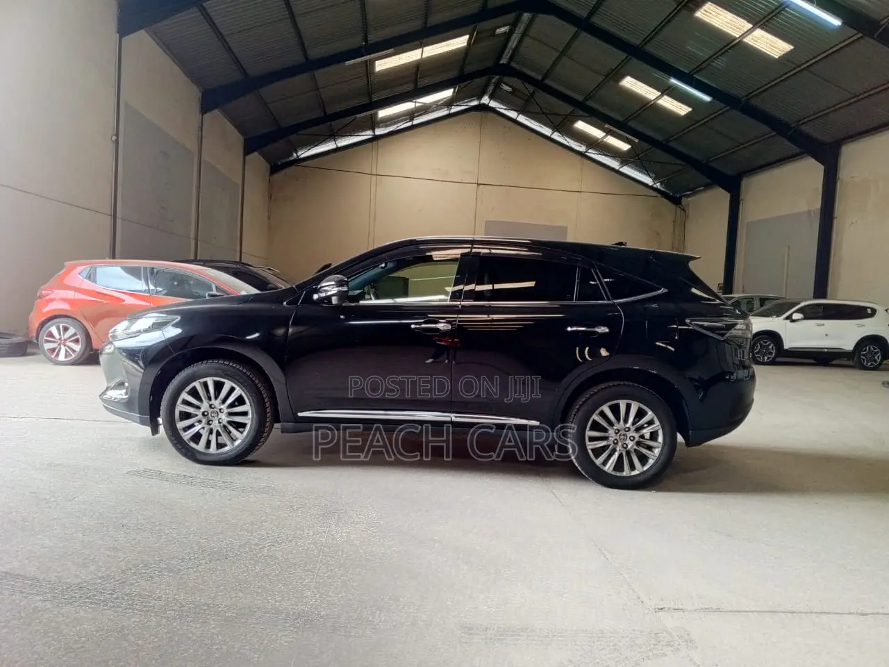 Toyota Harrier 2.0 2015 Black