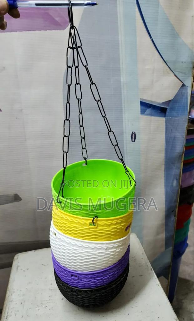 Palomino Plant Hanging Plastic Container (Different Colours) - thumbnail 3