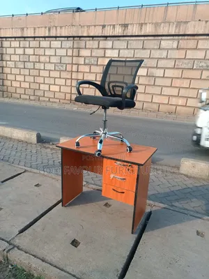 Vintage Black Mesh Office Chair With Lockable Office Desk Q6