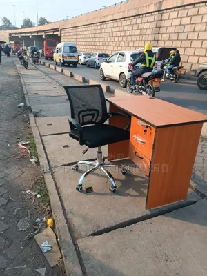 Elegant Modern Office Desk Plus Mesh Secretarial Chair Bf4r