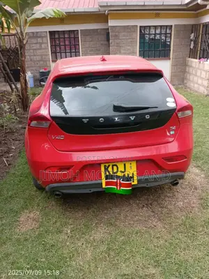 Volvo V40 2015 Red