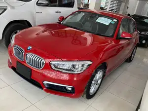 BMW 118i 2018 Red