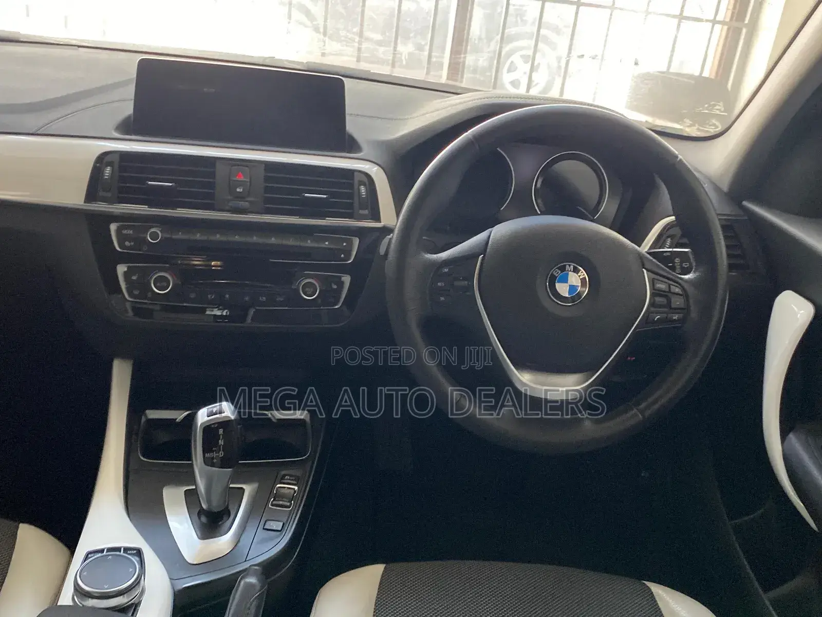 BMW 118i 2018 Red