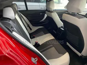BMW 118i 2018 Red