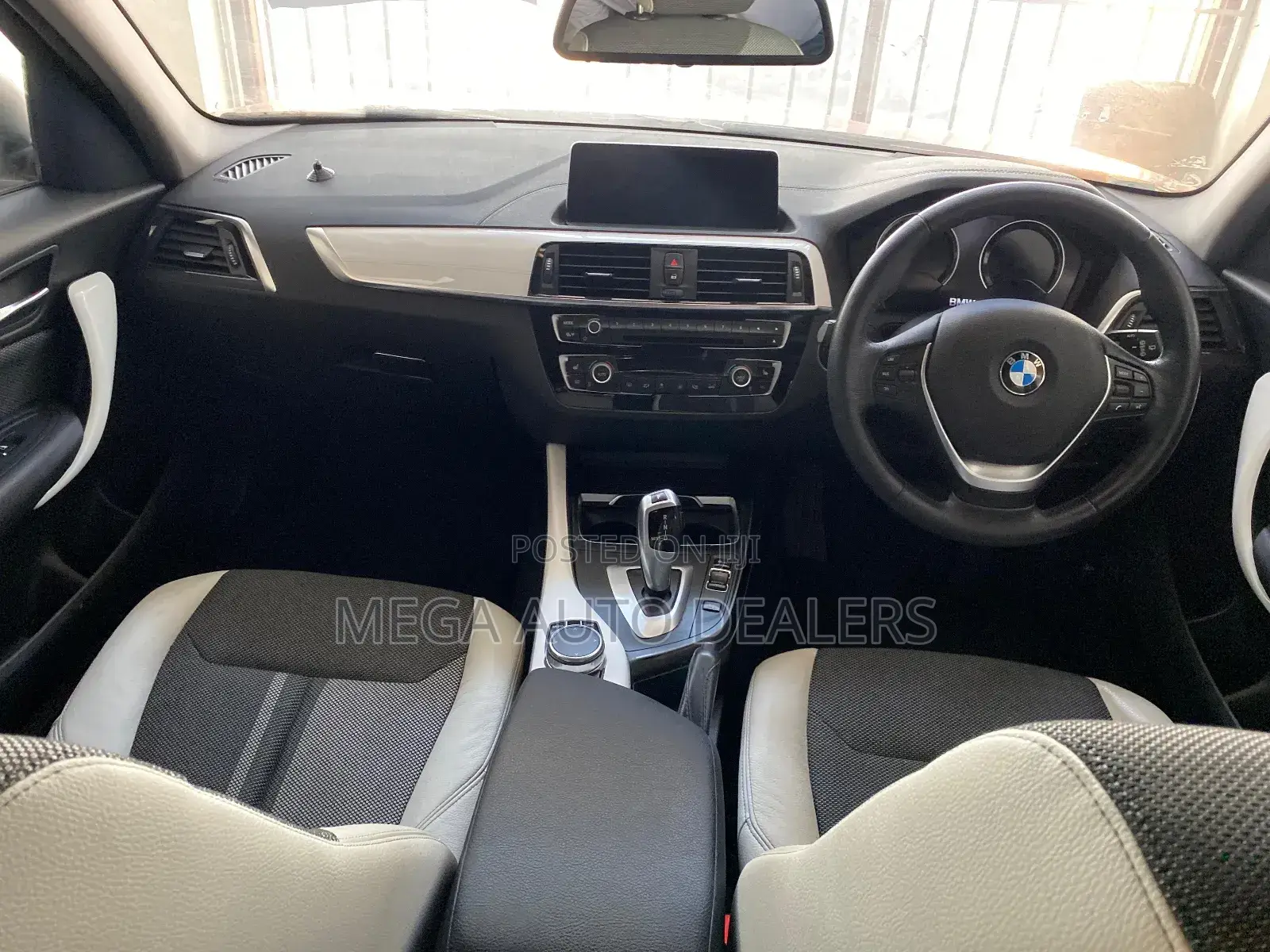 BMW 118i 2018 Red