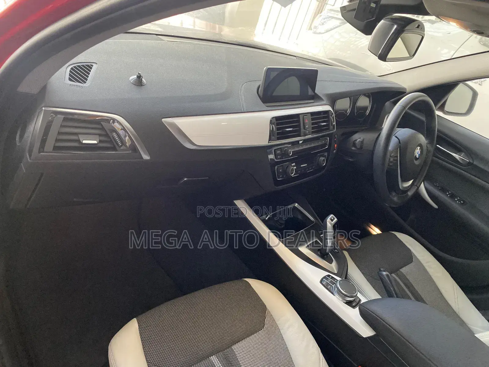 BMW 118i 2018 Red