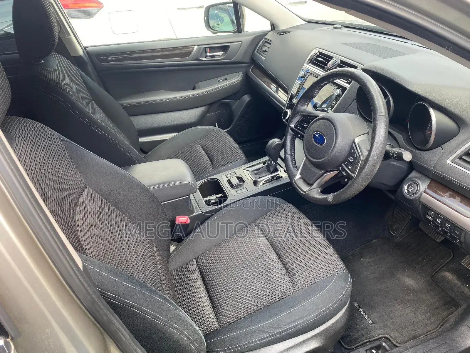 Subaru Outback 2018 Gray