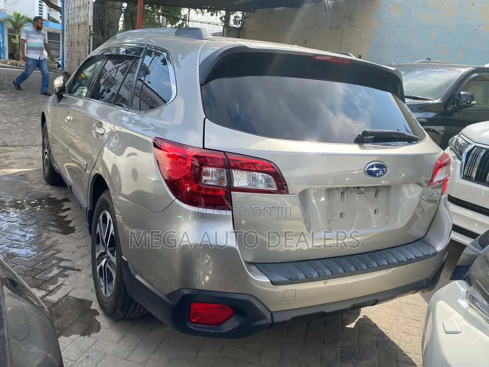 Subaru Outback 2018 Gray
