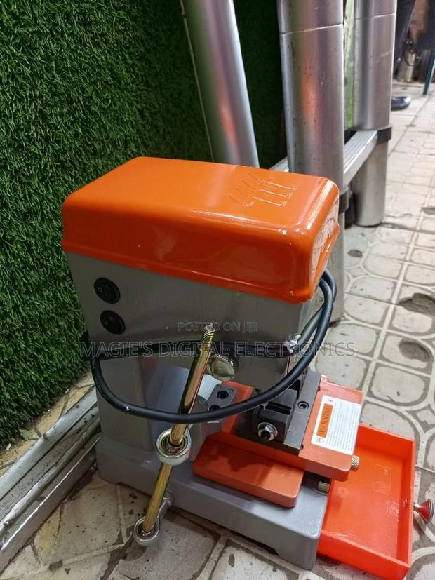 Super Excellent Small Key Cutting Machine - main view