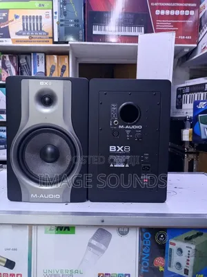 Bx8 Carbon M- Audio Studio Mixer