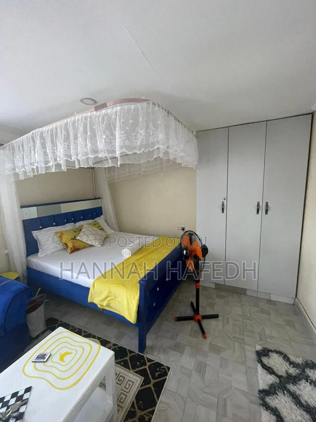 Studio Airbnb in Kamakis Opposite Pallet Lounge - thumbnail 3