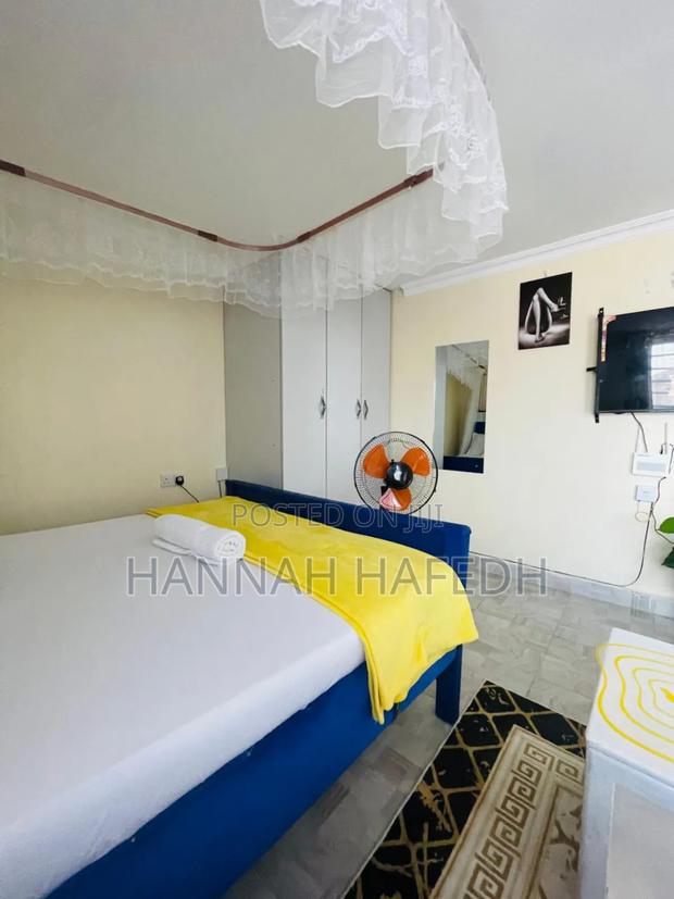 Studio Airbnb in Kamakis Opposite Pallet Lounge - thumbnail 5