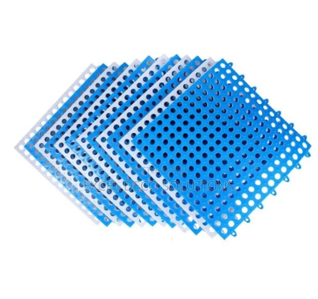 Easy-Fit Interlocking Mats – 30cm Anti-Skid Tiles