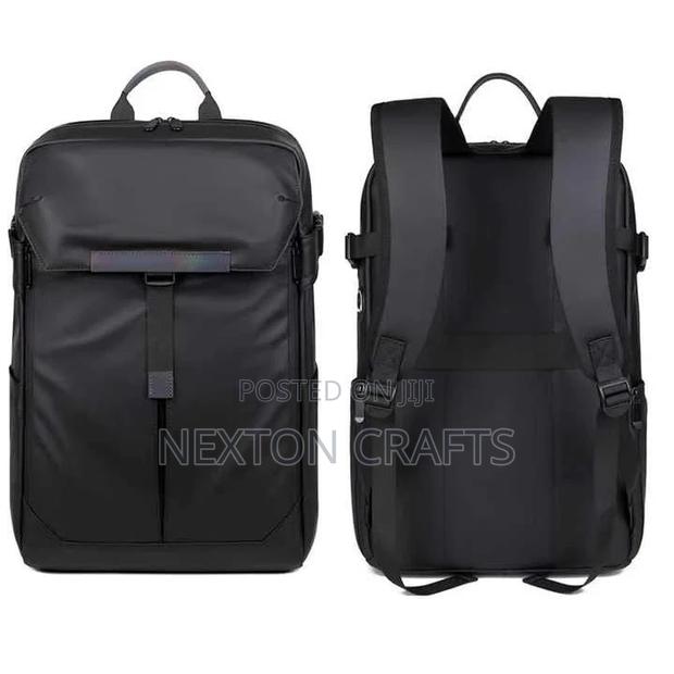 Expandable Men's 15.6 Inch Laptop Backpack