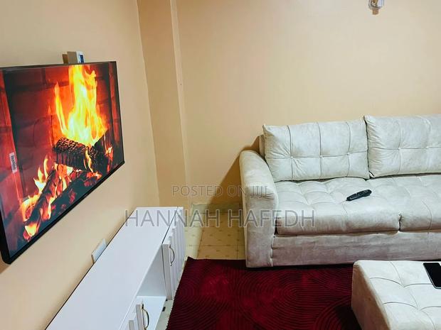 Cute One Bedroom Airbnb in Kamakis - thumbnail 2