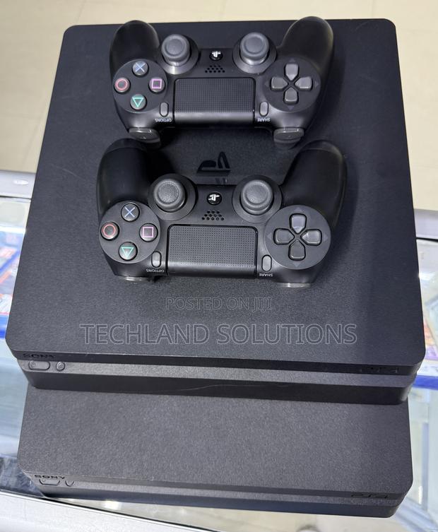 Moderately Used Sony Ps4 Slim - thumbnail 2