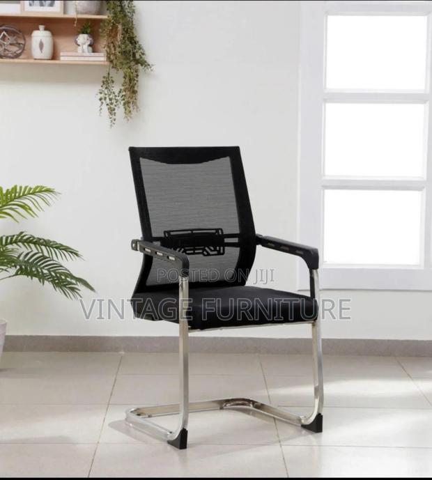 Visitors Chair E009<>M