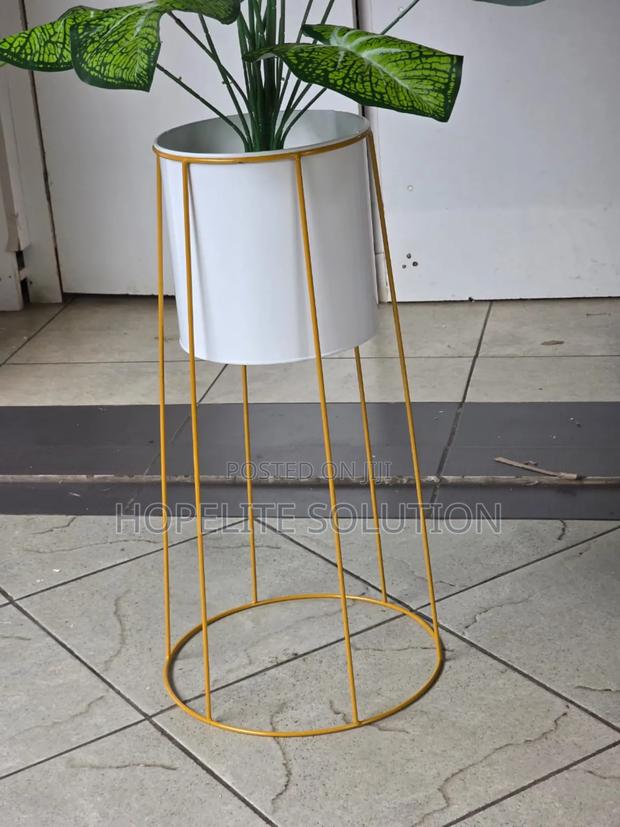 Metal Iron Flower Pot - thumbnail 3